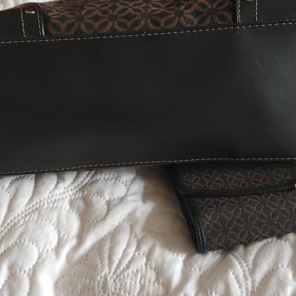 RELIC Leather Shoulder Bag Purse Satchel + wallet - Picture 8 of 14